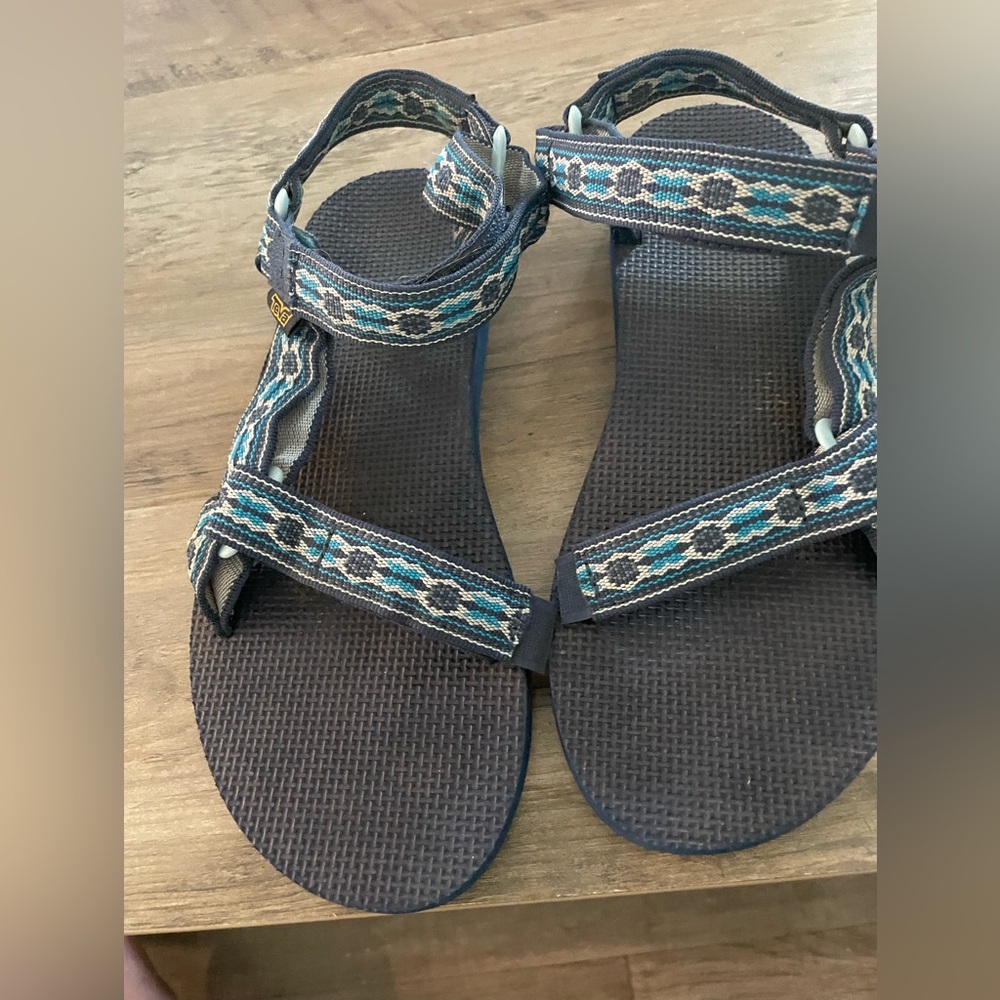 Teva original Geo Blue Gray Strappy Aztec Beach hiking climbing sandals size 9